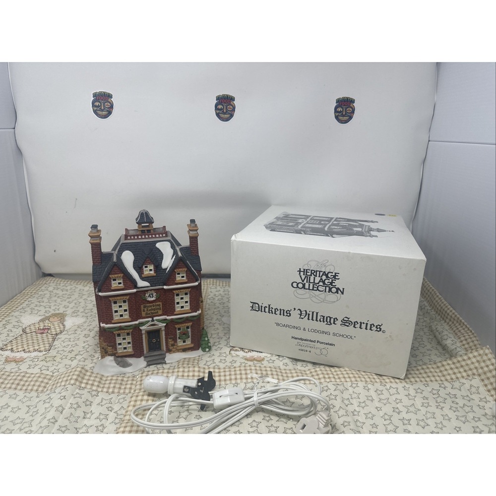 Dept 56 Dicken's Village Series Boarding And Lodging School House 1993 Retired - Picture 8 of 8